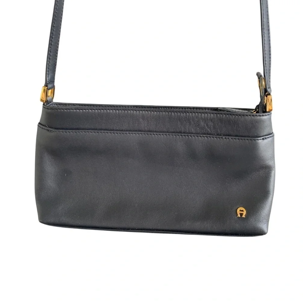 Etienne Aigner Black Cowhide Leather Crossbody Bag Purse Handbag - Picture 1 of 6